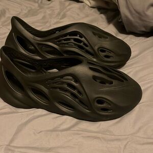 Yeezy Foam Runners Black